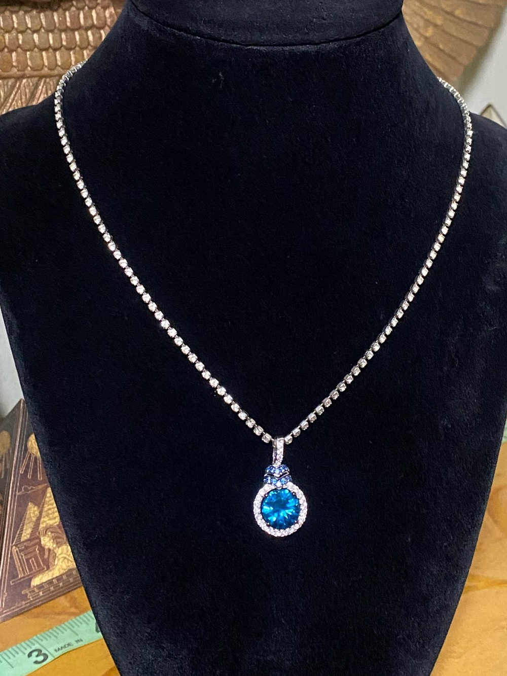 Elegant Blue Crystal Pendant Necklace - Women Jewelry